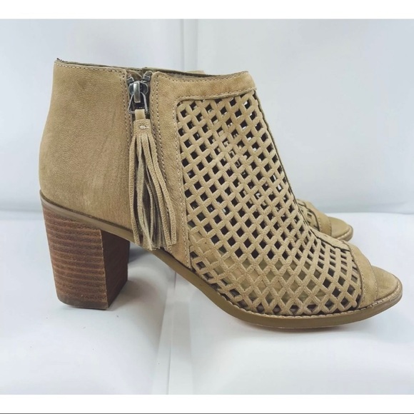 Vince Camuto Sz 7.5 M Womens Perforated Open Toe Bootie Tassel Ankle Boot Sandal - Picture 5 of 10